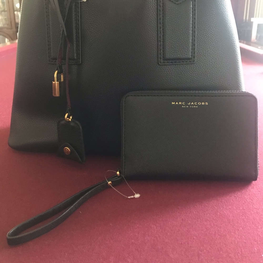 NWOT Marc Jacobs wristlet/wallet